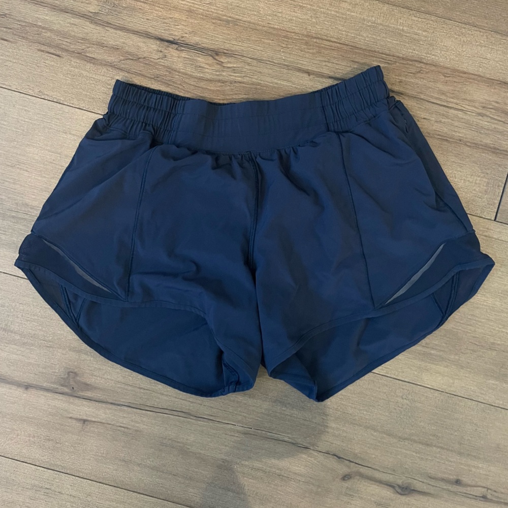 COPY - Lululemon hotty hot low rise shorts 2.5”